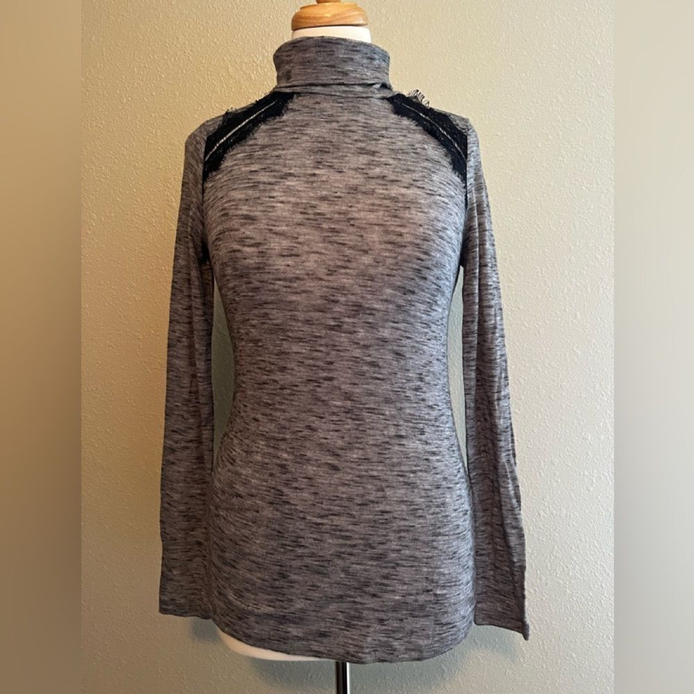 LOFT XXS marbled turtleneck with lace detailing